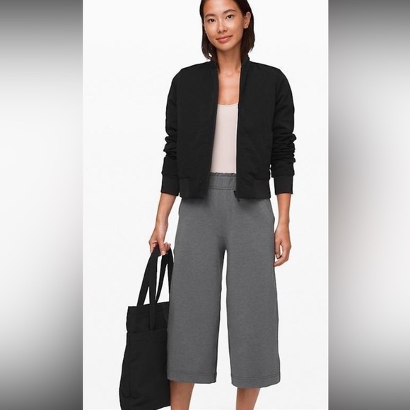 Lululemon Athletica wide leg Sunday grey crop pant with front pockets Sz 6. A14 - Picture 1 of 11